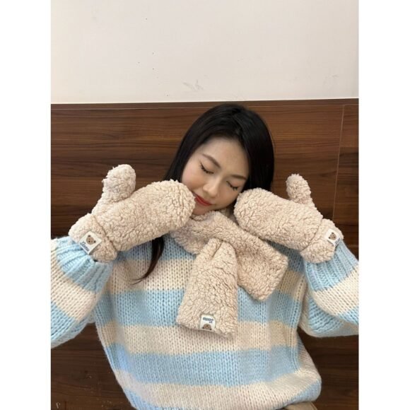 Cartoon Bear Plush Gloves Thickened Warm And Cute Scarf - Image 2